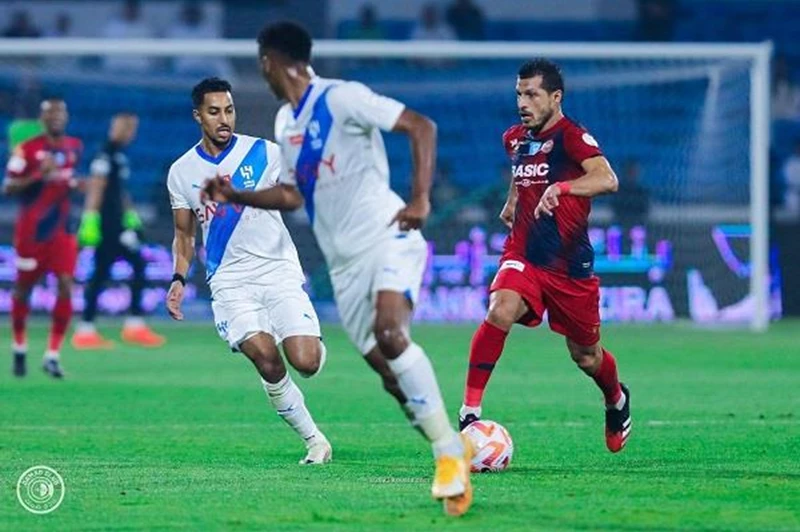 طارق حامد أمام الهلال